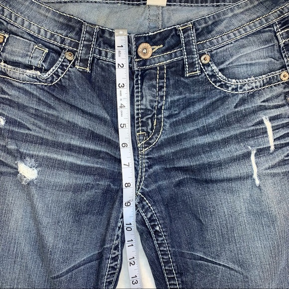Silver Lola 17" Straight Leg Blue Jeans Distressed Women's  33x30. - Picture 10 of 11